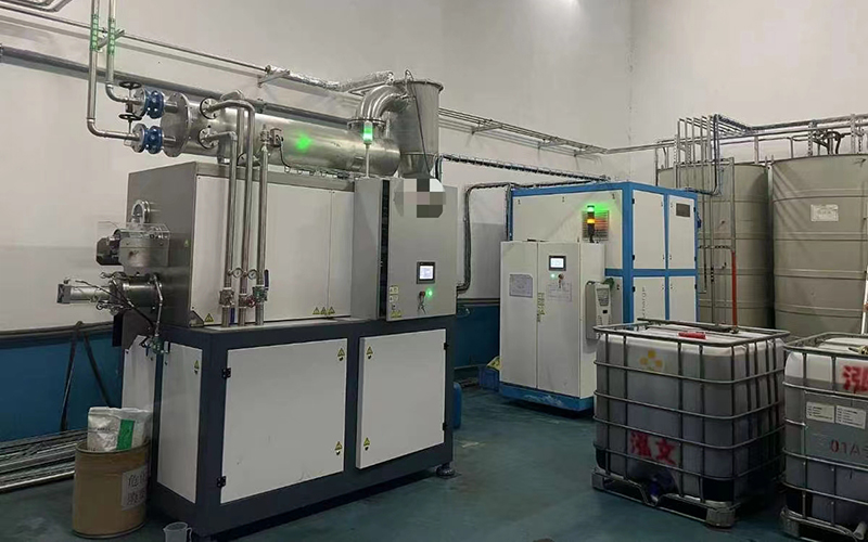 Scraper crystallization evaporator