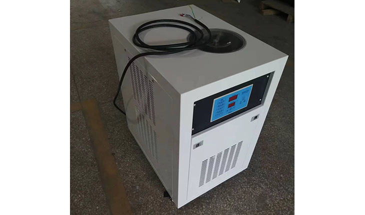 Air-cooled box type industrial chiller