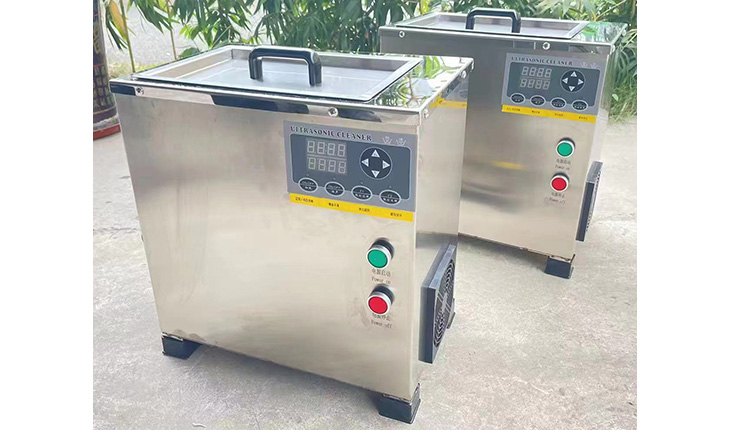 Single slot ultrasonic cleaning machine